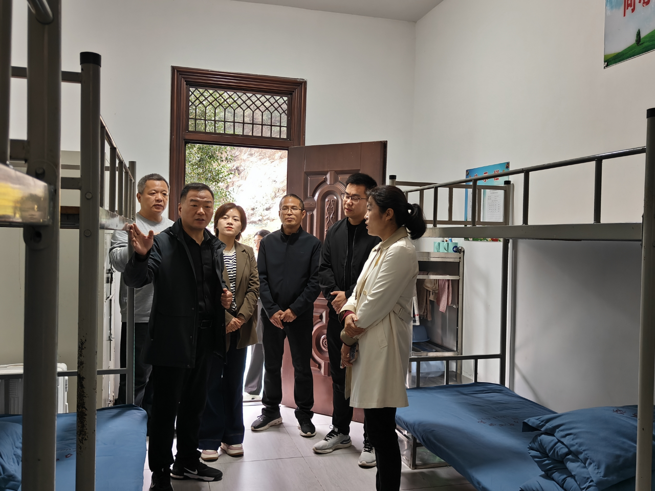 “团”聚温暖 共赴未来｜团黄山市委开展希望工程“关注村小 阅享童年”活